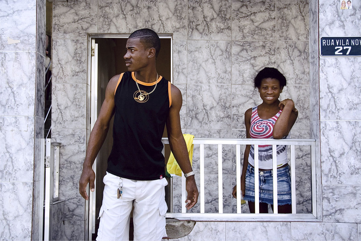 Head On Exhibition: <i>Living in the Middle of the Noise</i>